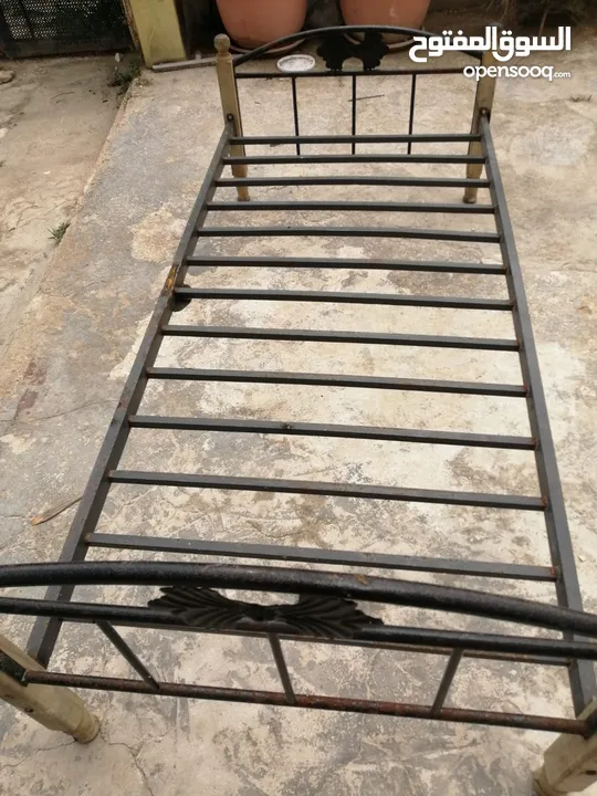 تخت حديد  مفرد  مستعمل