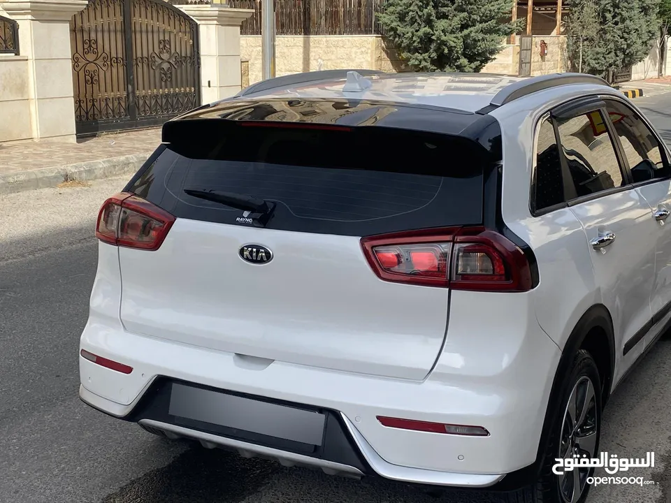 كيا نيرو موديل  2019 للبيع  فل كامل ما عدا الفتحة  استعمال شخصي السيارة لا ينقصها شيء تبارك الرحمن .
