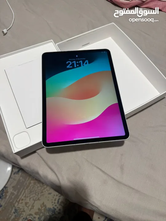 iPad Pro 4 M2 512GB good condition  11inch screen 5G+ WiFi cellular with box with warranty 10 months