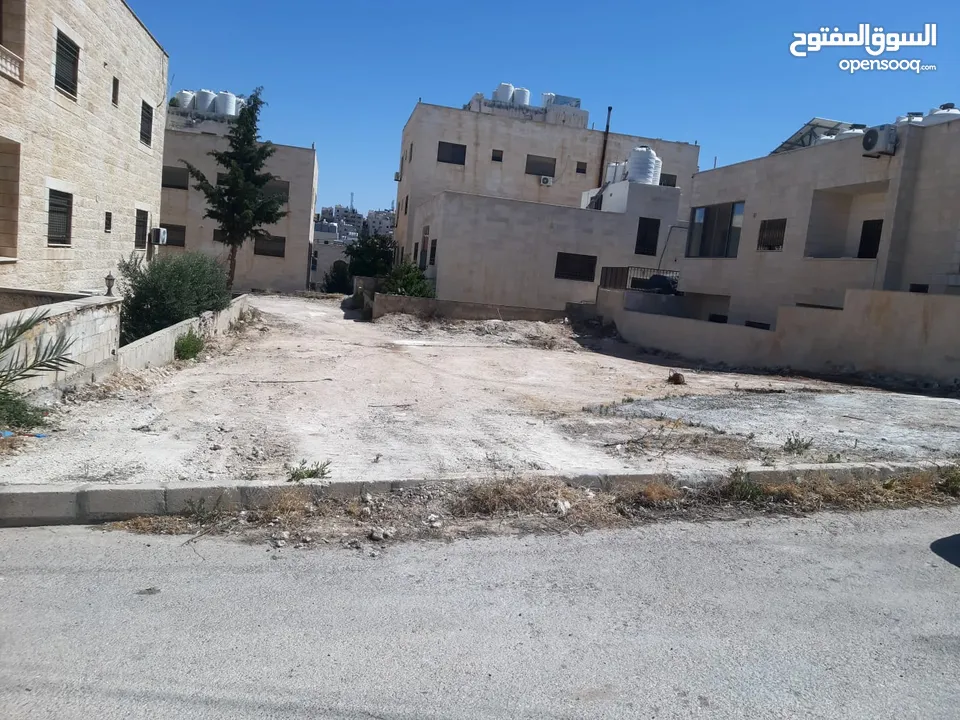 أرض سكنية مميزة للبيع في حي الضياء - أبو نصير 374 متر مربع