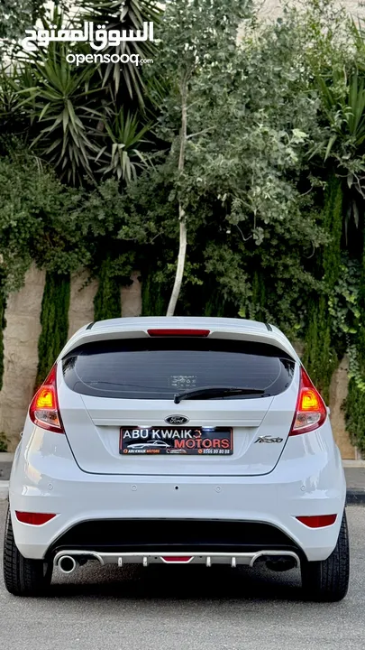 ‏Ford Fiesta 2017 ، اوتوماتيكك ،  مطور 1600 ،، فحص ممتاز تخلو من الحوادث او الضربات اغلبها بوية شركة