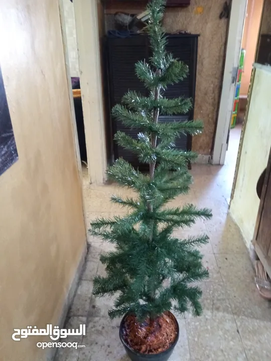 شجرة اصطناعية بحاله ممتازه