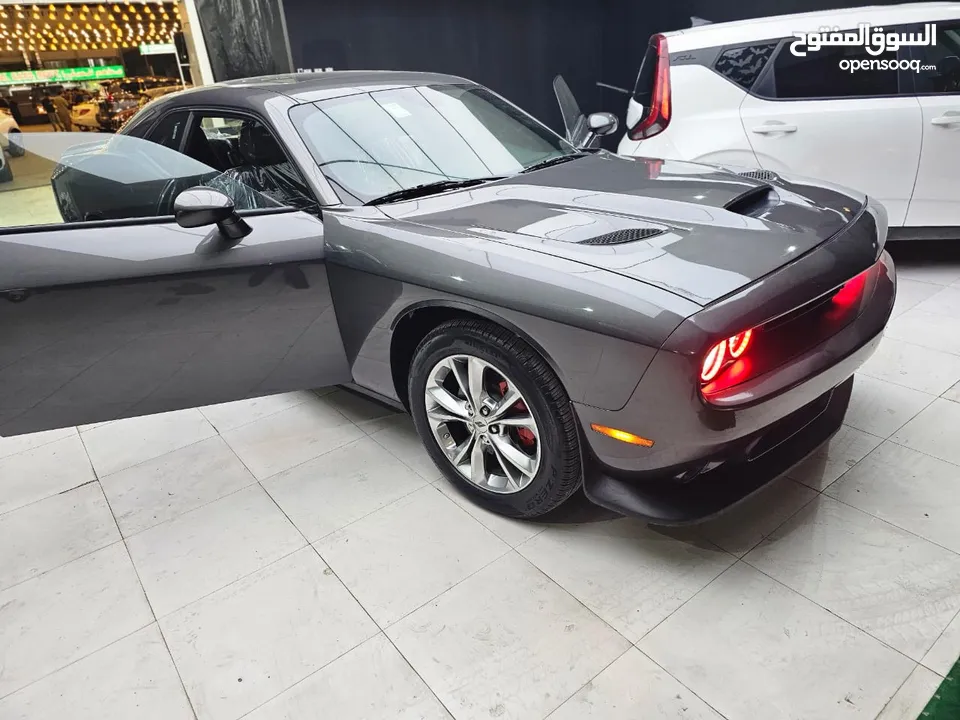 Dodge challenger sxt 2022 full option