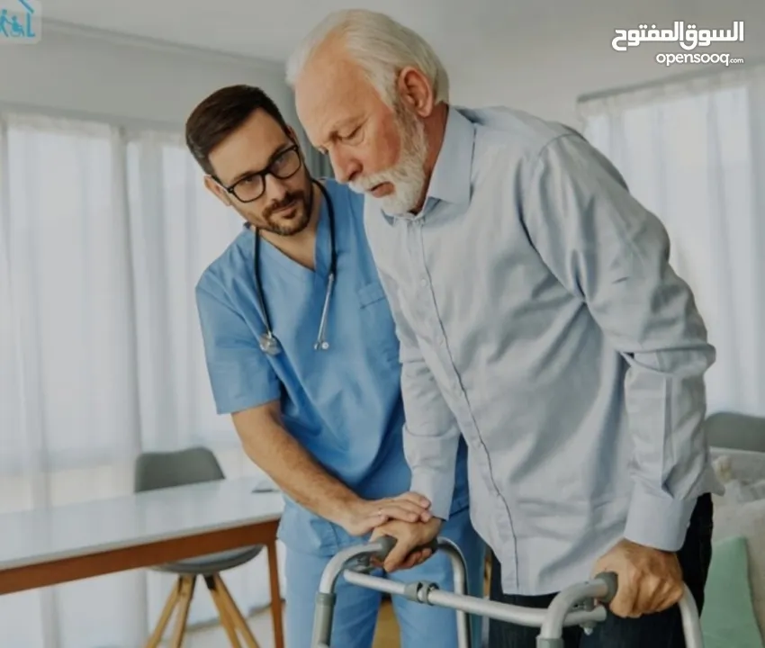 ممرض منزلي ورعاية كبار السن