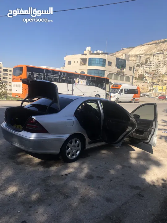للبيع او البدل مرسيدس c220 اصل عمومي موديل 2006 بحالة ممتازه السعر 30 الف