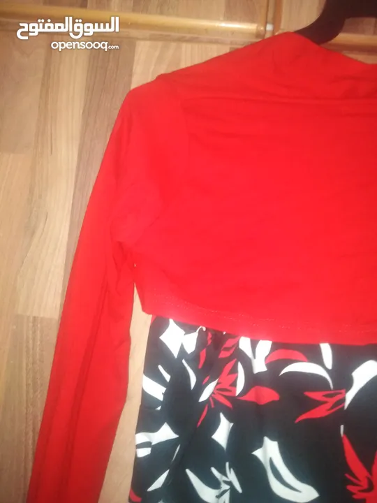فستان اسود واحمر طويل مع جاكيت قصير احمر بأكمام طويلة جديد غير مستعمل ماركة H&M مقاس L بلبس 40 و42