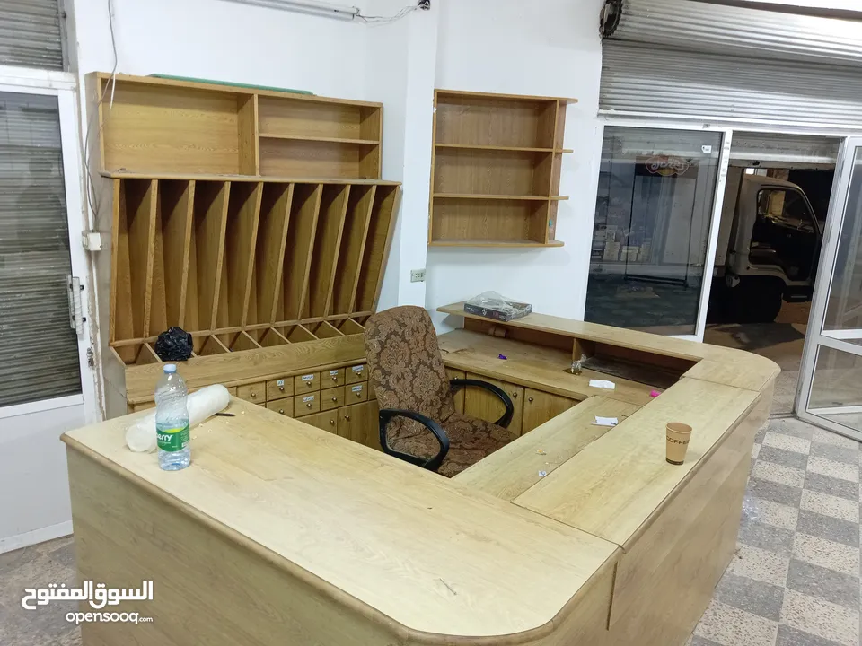 رفوف  محل سوبر ماركة ابواب