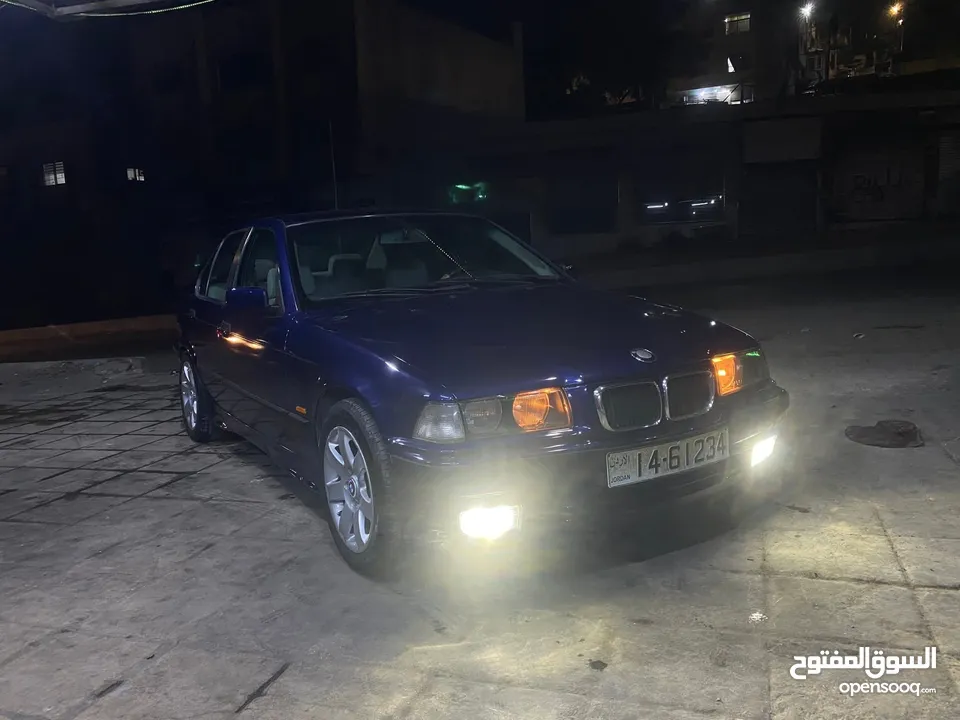 BMW وطواط 318