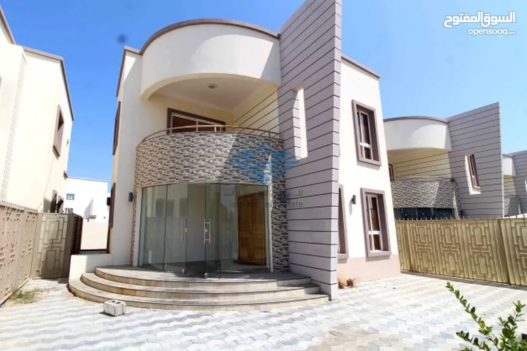 #REF867    Beautiful 4 Bedrooms Villa For Rent in North Al Hail