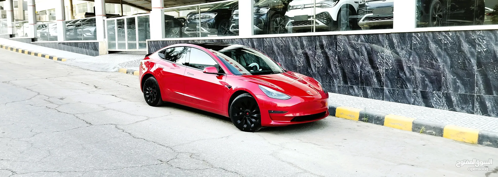 تيسلا 2023 model 3 فحص كامل 4 جــيــد ممشى قليل 18 الف بحالة الوكالة لون مميز بسعر لقطة ومحروووق
