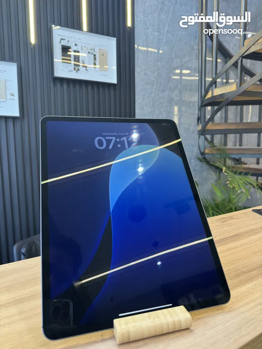 iPad Pro 12.9 إنش  الجيل الرابع  512GB  Wi-Fi  بطارية 86%