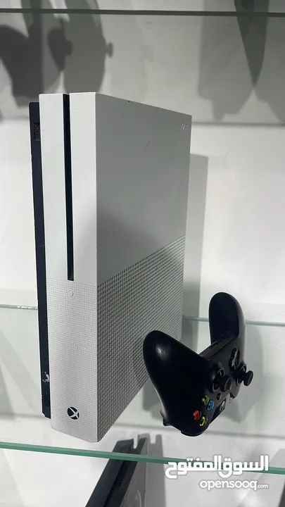 مع xbox one s للبيع مع ايد مع fc25