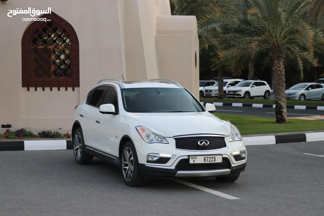 Infinite QX50. GCC Spec. Prefect condition. Full option