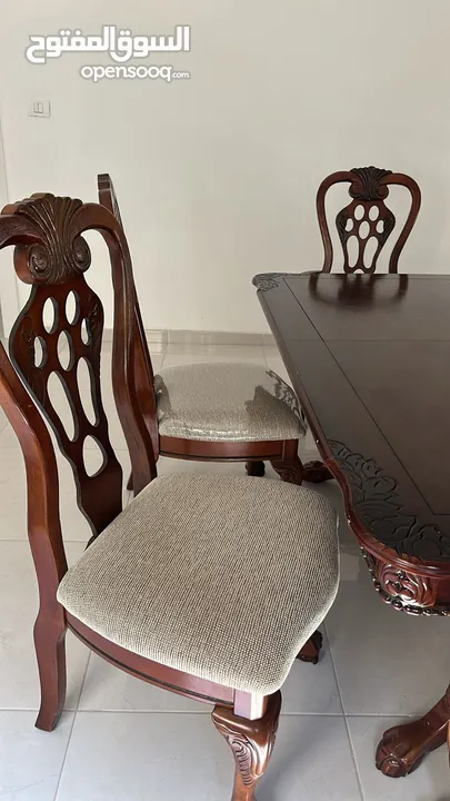 طاولة سفرة مستعملة
