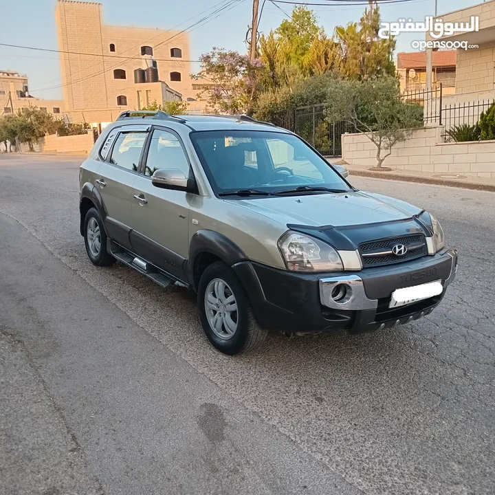 جيب هونداي توسان 2007 ديزل 20 صباب أوتوماتيك مع فتحة سقف