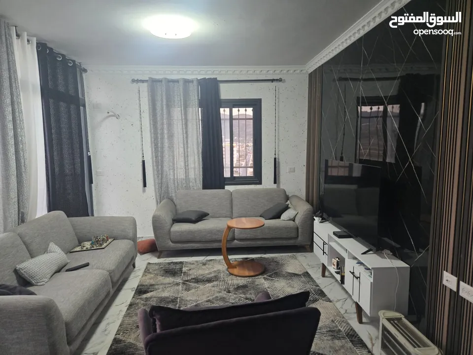 شقة روف للبيع