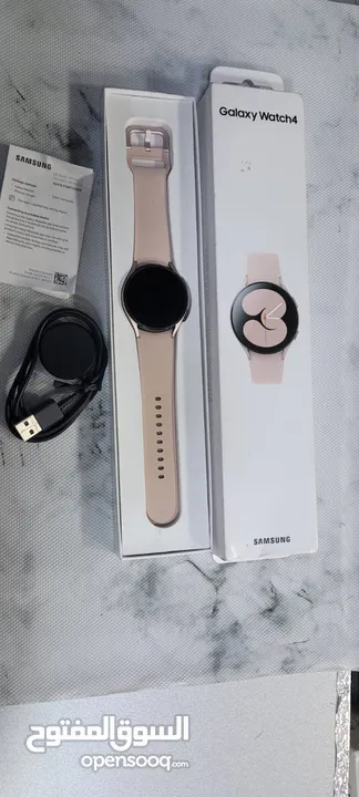 Samsung galaxy watch 4 بحالة الوكالة تماما
