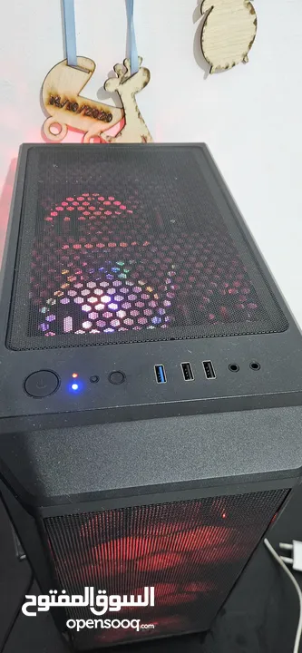 pc gamng  جهاز استعمال شهرين نضيف مع شاشه 144 هرتز