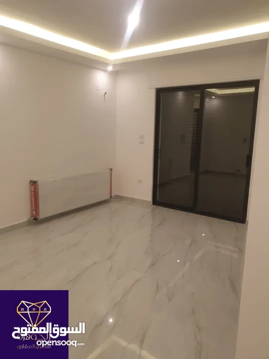 طابق اخير مع روف دوبلكس فاخر لم يسكن لقطه وبسعر مغري جداااا عرض خاص يا بلاش في أرقى واجمل مناطق خلدا