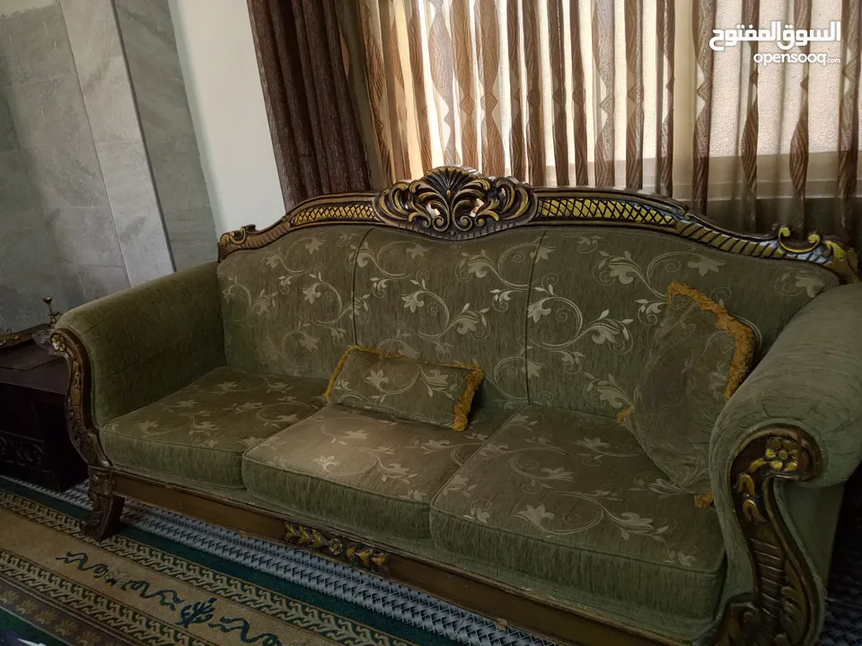 طقم كنب مستعمل بحاله جيده جيدا