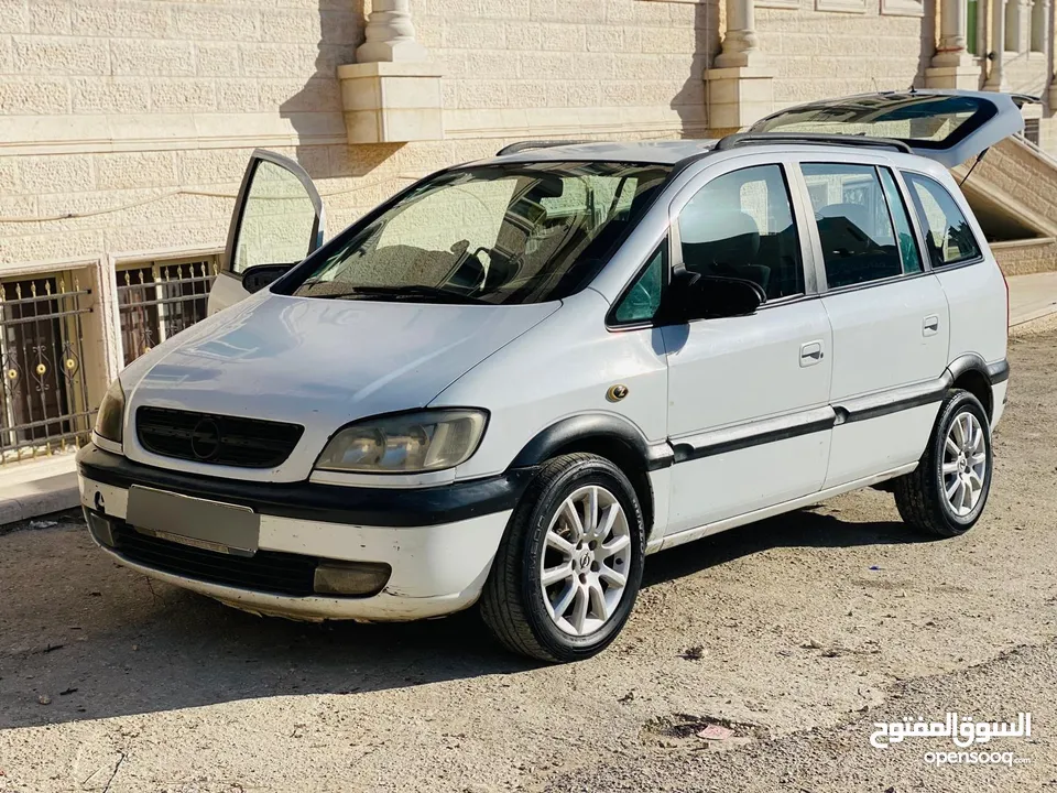 اوبل زافيرا 2004