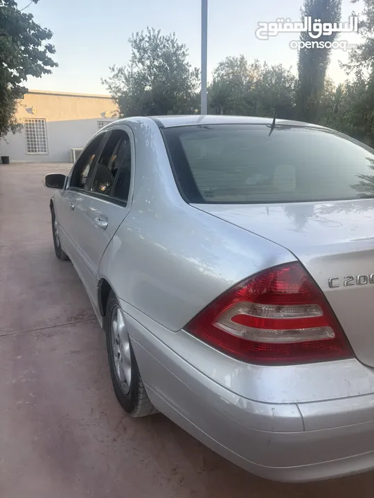Mercedes 2001 C200 for sale in good condition