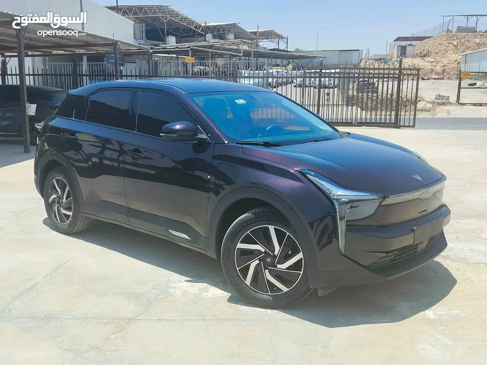 نيتا يو برو 2022 لون باذنجاني حره