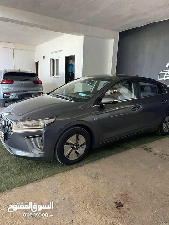سيارة هيونداي أيونيك لون فيراني موديل 2020 كاش فقط وقابل للتفاوض السيارة بحالة ممتازة 7 جيد