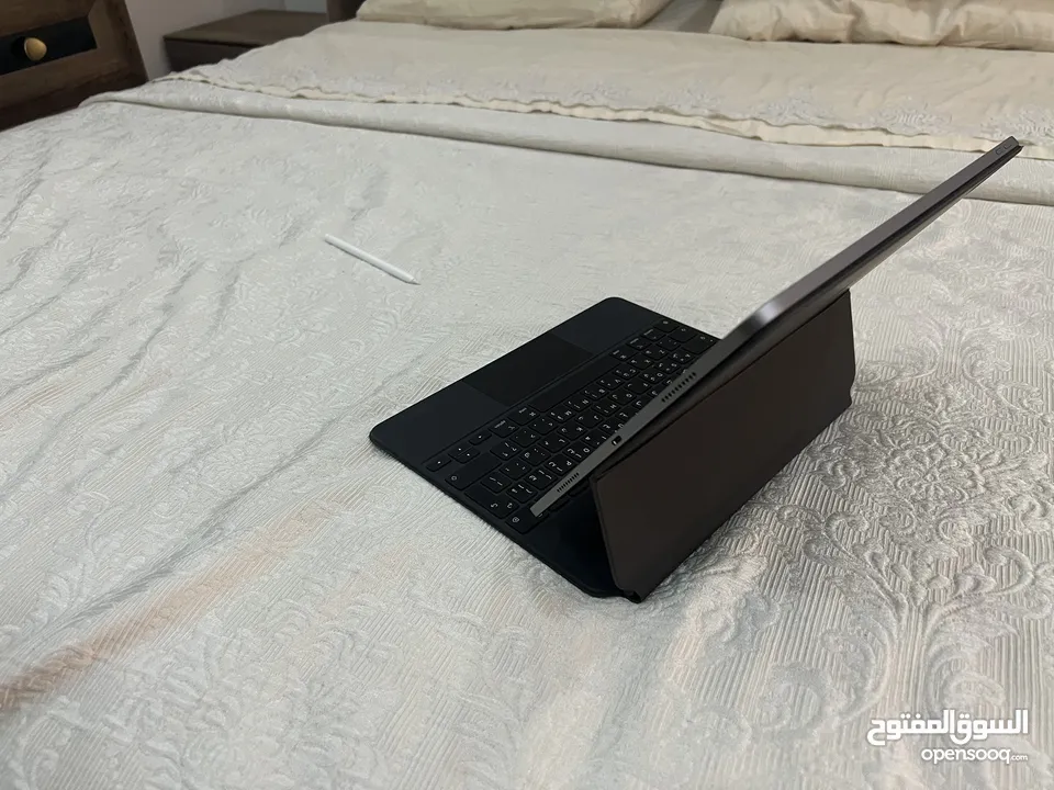 IPAD PRO 6 256 M2 13 inch بحالة الجديد