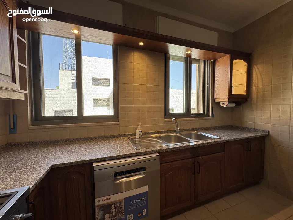 شقة 3 غرف نوم باطلالة رائعة في عبدون  ( Property 43136 )-175084200