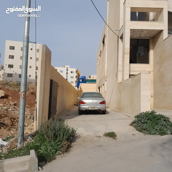 مجمع للبيع مادبا حنينا شارع السلطه بجانب سوبرماكت ابو حبيب الركيبات