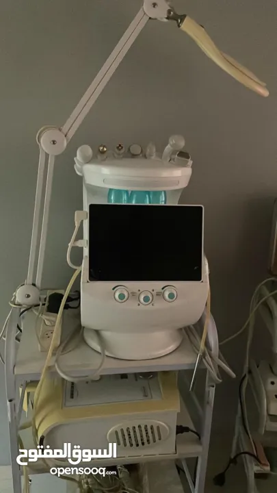 بيع اجهزة مركز عناية بشرة بسبب السفر