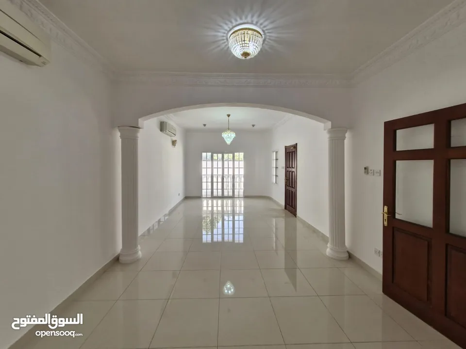 5 BR Spectacular Villa in Al Hail – for Rent
