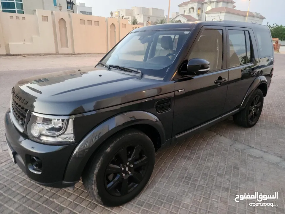 Land Rover LR4 black superb