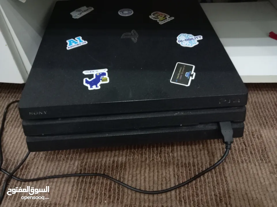 بلاستيشن 4 برو شبه جديد الجهاز نضيف للبيع