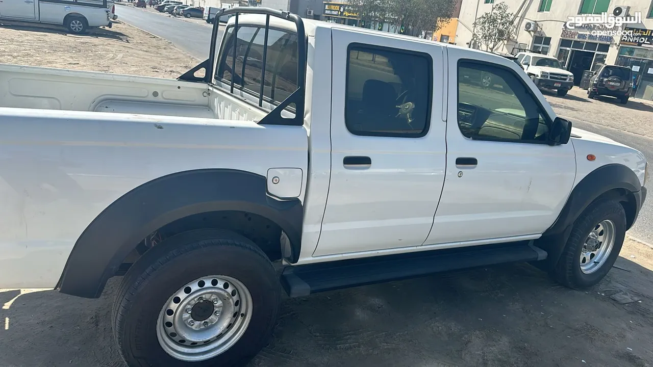 Nissan pickup 4×4