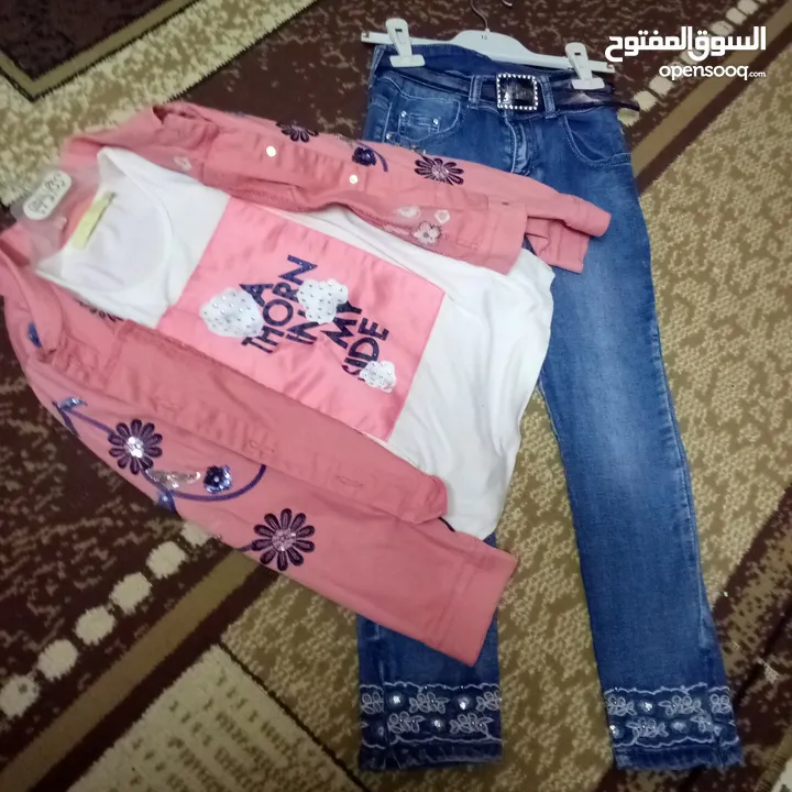 فساتين بحال الجديد بلبسو من عمر 7 لااا 10 سنوات  سعر القطعه 5 دنانير يوجد خدمة توصيل