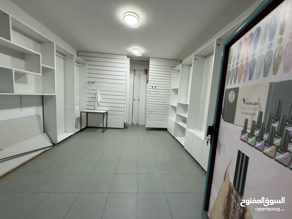 محلين للبيع خلو بسعر مغري جدا