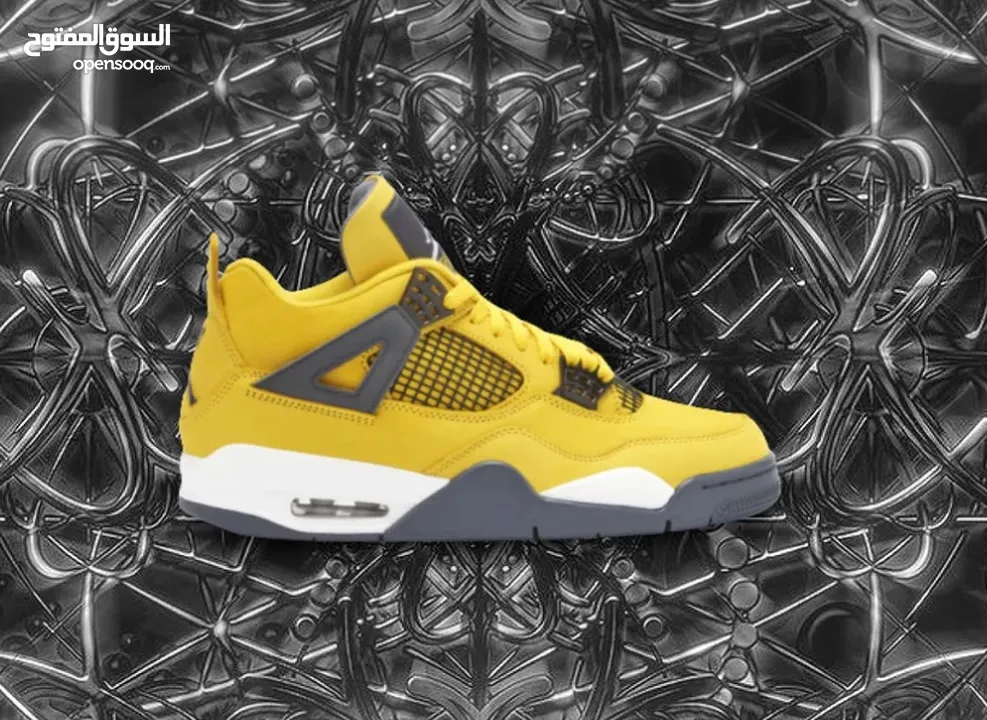 Jordan 4 Yellow Thunders yellow/black Jordan 4’s