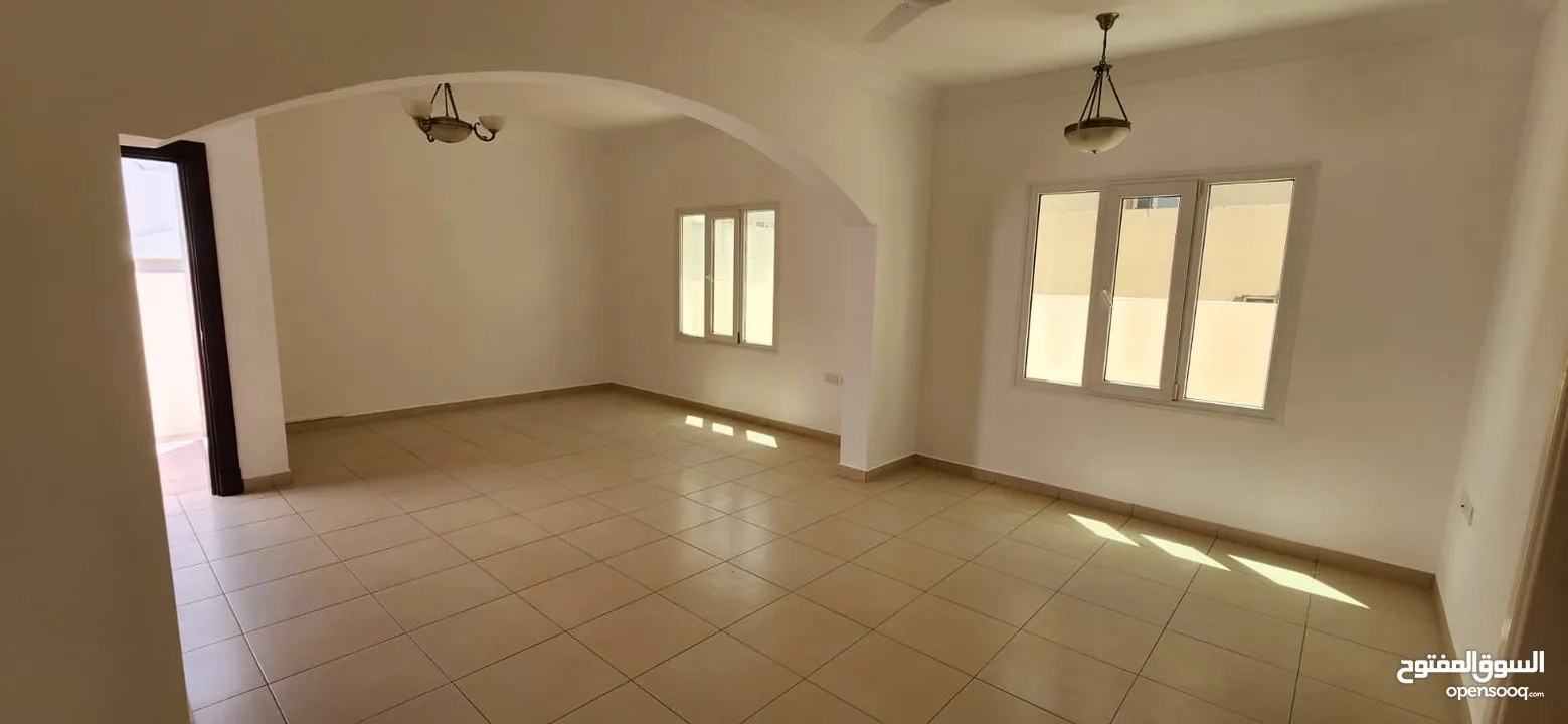 2ME10 Clean 5 bhk Villa For Rent In South Ghobra