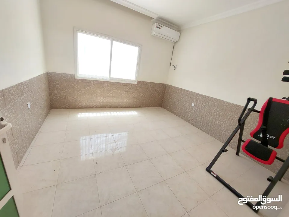 Spacious 4 bedroom  villa with AC & maids room covered parking ! al khan beach area khaledia area