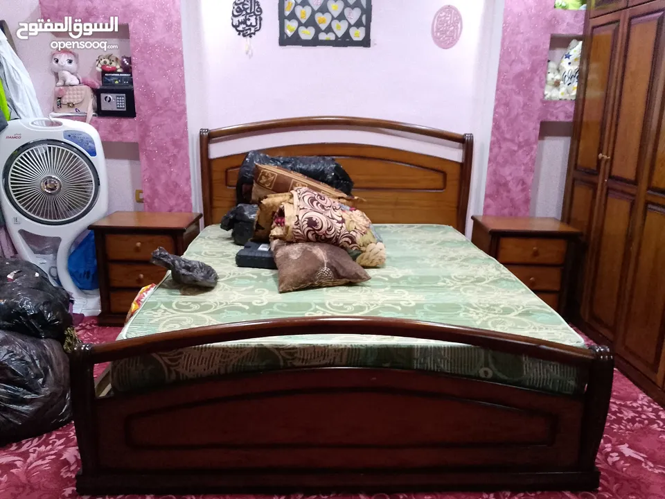 غرفة نوم شبه جديد