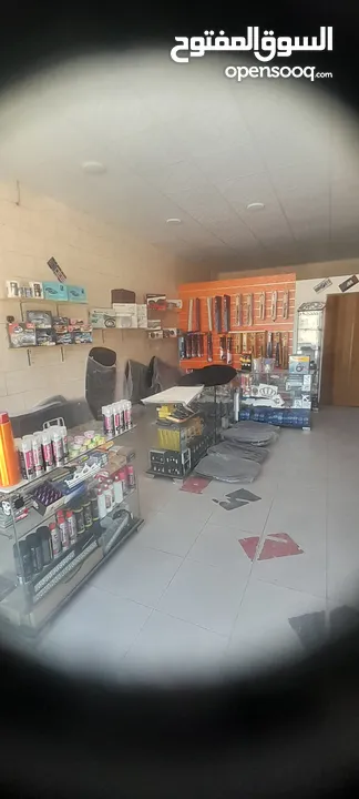 السلام عليكم عندي محلين الأول محل زينة سيارات والمحل التاني شغل كويك سيرفس من غيار زيت وغيار بركات