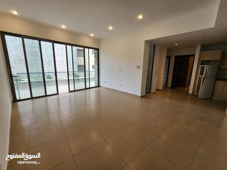 شقة استثمارية فارغة للبيع أو للإيجار - ref : 14589