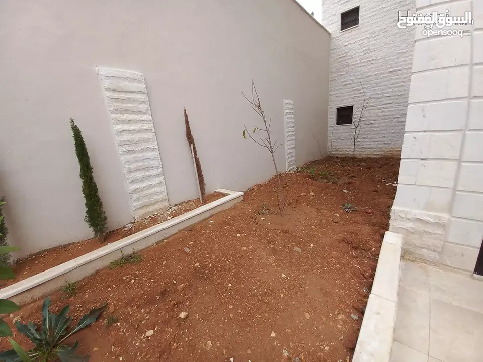 شقه ارضيه فاخره مع مدخل خاص وكراجين خاصات للبيع في افخم مناطق خلدا  ( Property ID : 30792 )