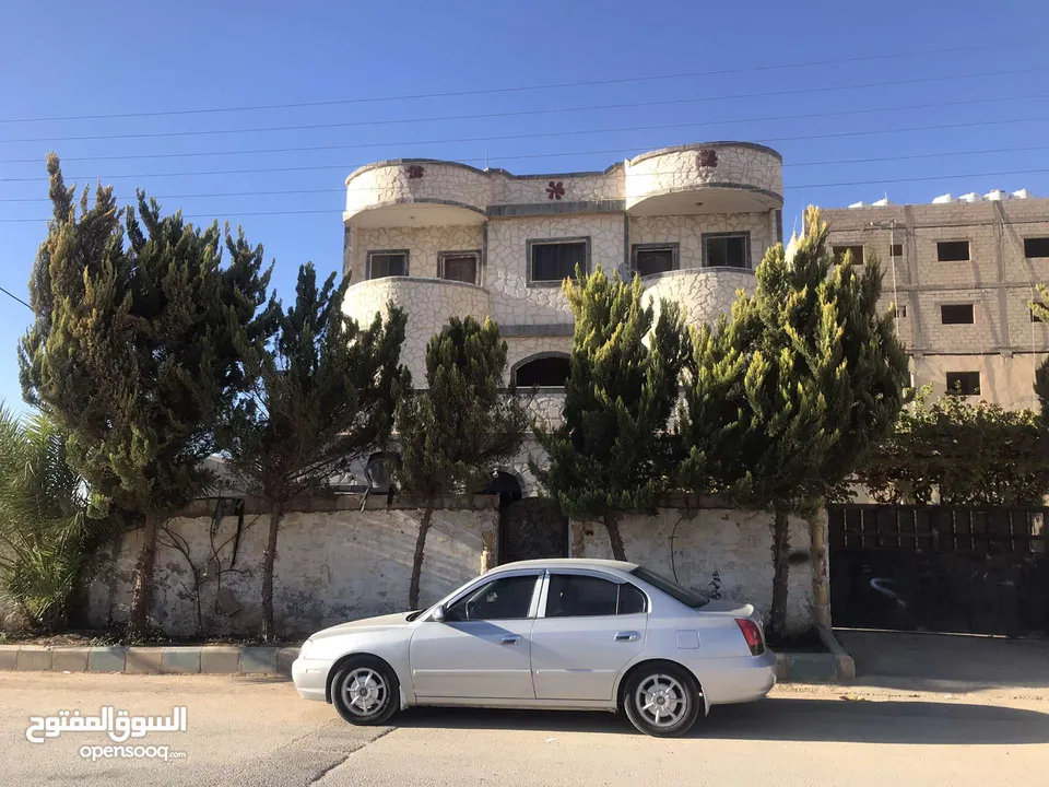 منزل للبيع  في الجيزه قريب من مطار الملكه علياء