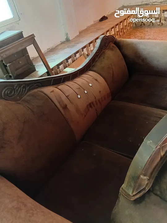 طقم كنب مستعم بس نظيف وكثير مشالله