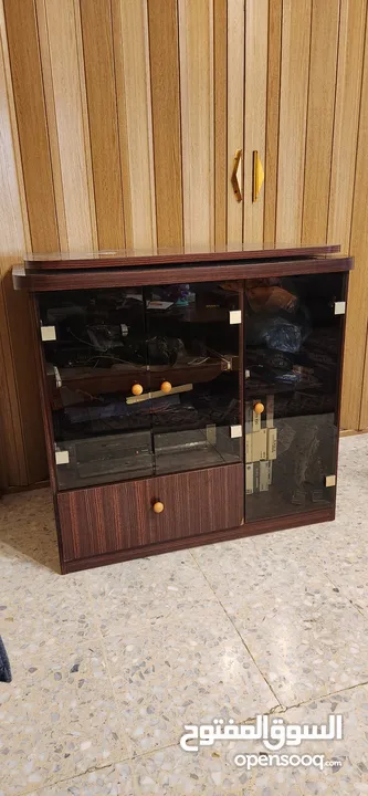 طاولة فخمه للتلفزيون