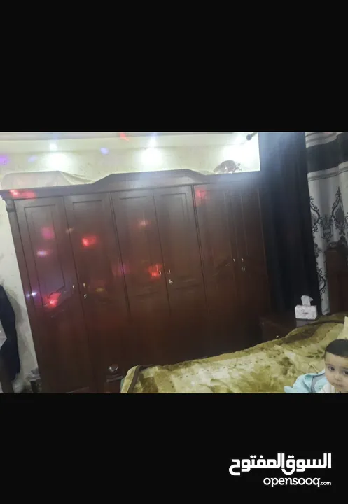غرفة نوم زان ثقيل لون بني