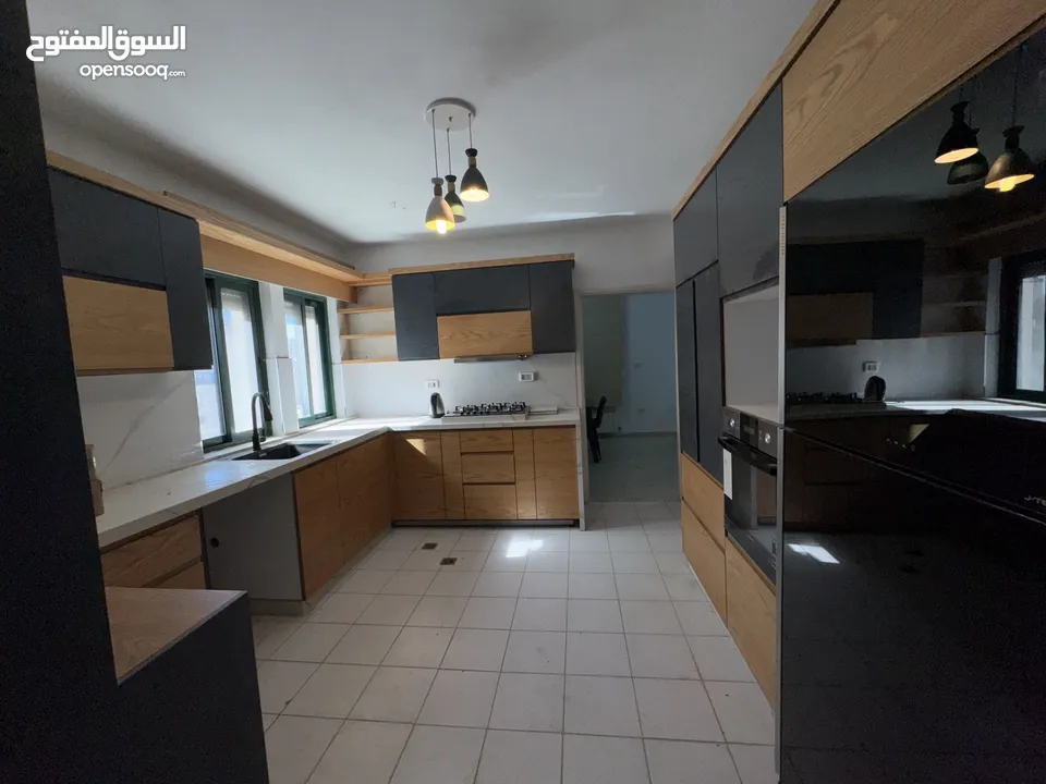 شقة للبيع بسبب السفر